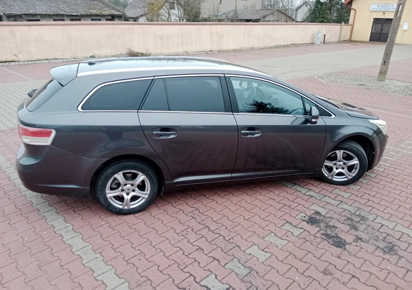 Toyota Avensis cena 26900 przebieg: 199000, rok produkcji 2009 z Biała małe 742